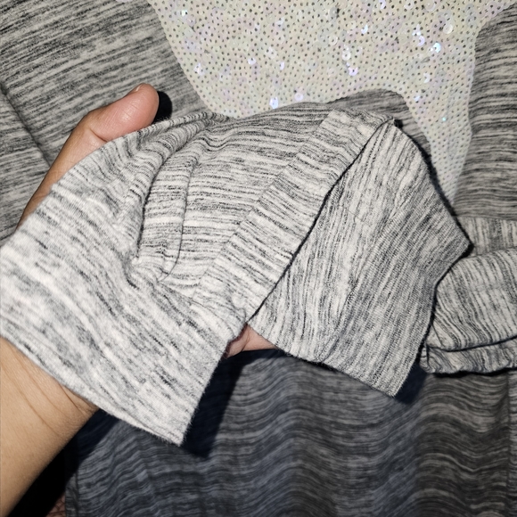 PINK Victoria's Secret Gray Long Sleeve Tee with White Dog - Picture 5 of 6